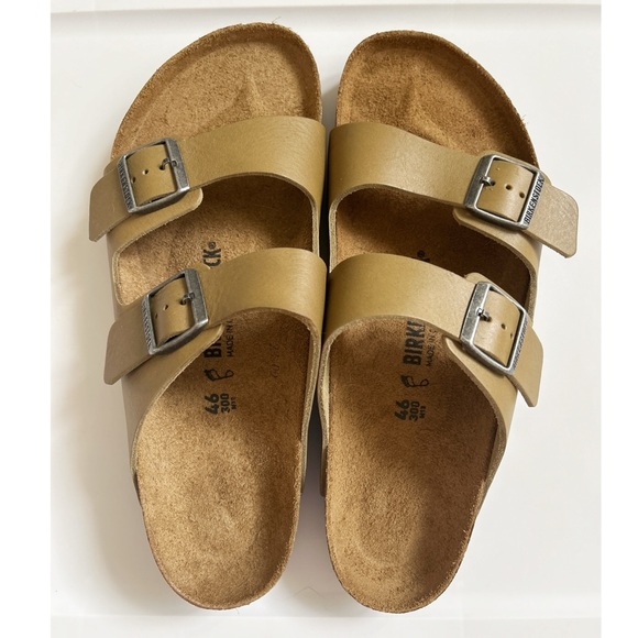 NWOB Birkenstock Arizona Leather Sandals in Faded Khaki - Picture 3 of 5